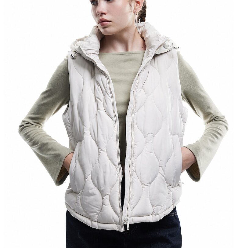 Капитониран елек с качулка KOTON