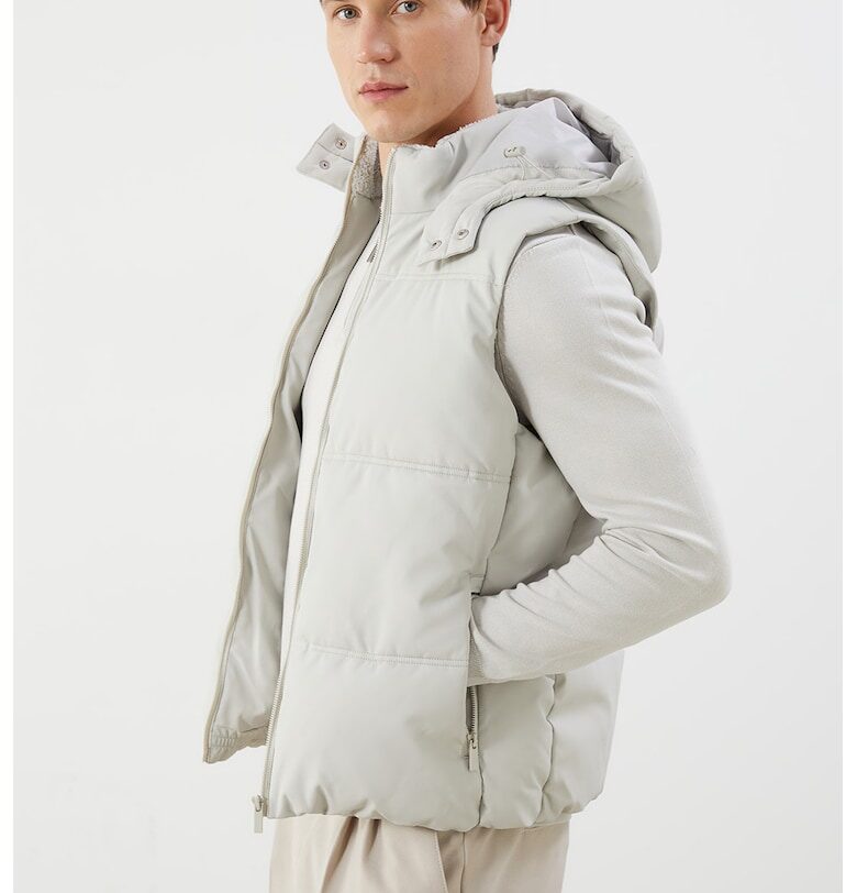 Капитониран елек с качулка LC WAIKIKI