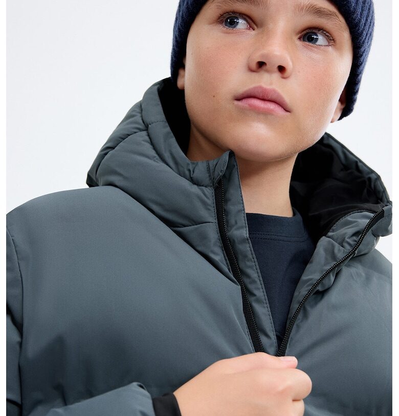 Капитонирано зимно яке Mango