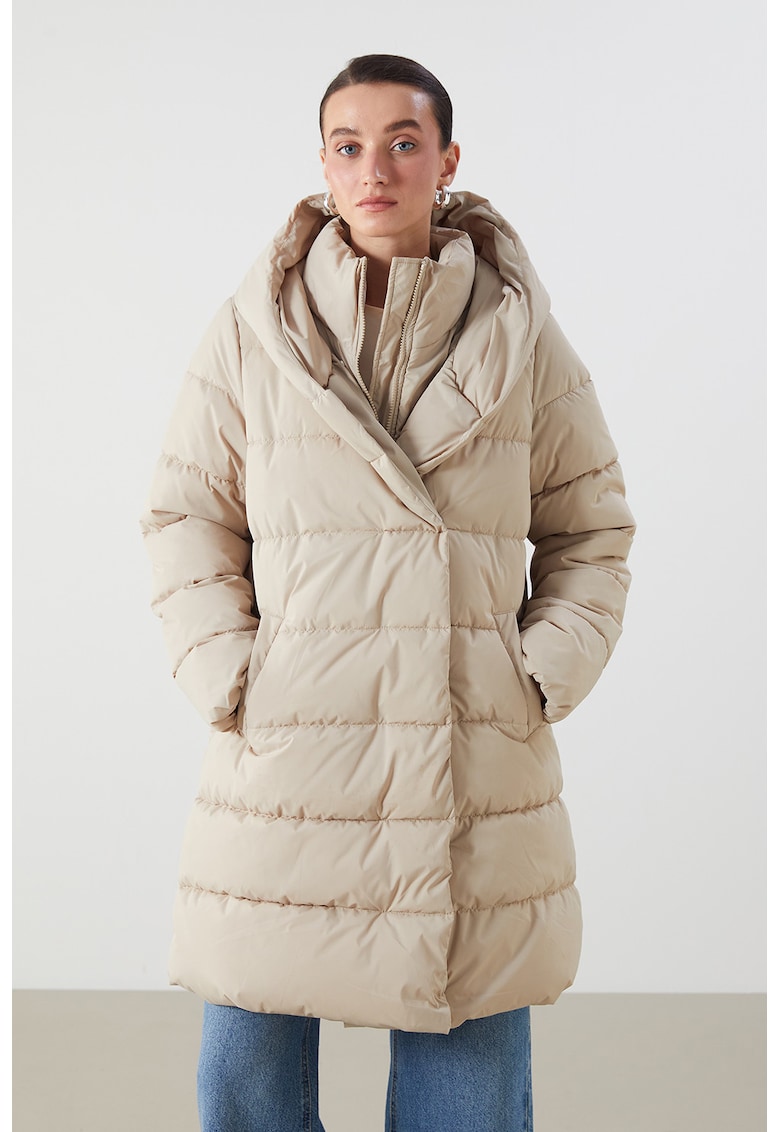 Капитонирано зимно яке с качулка LC WAIKIKI