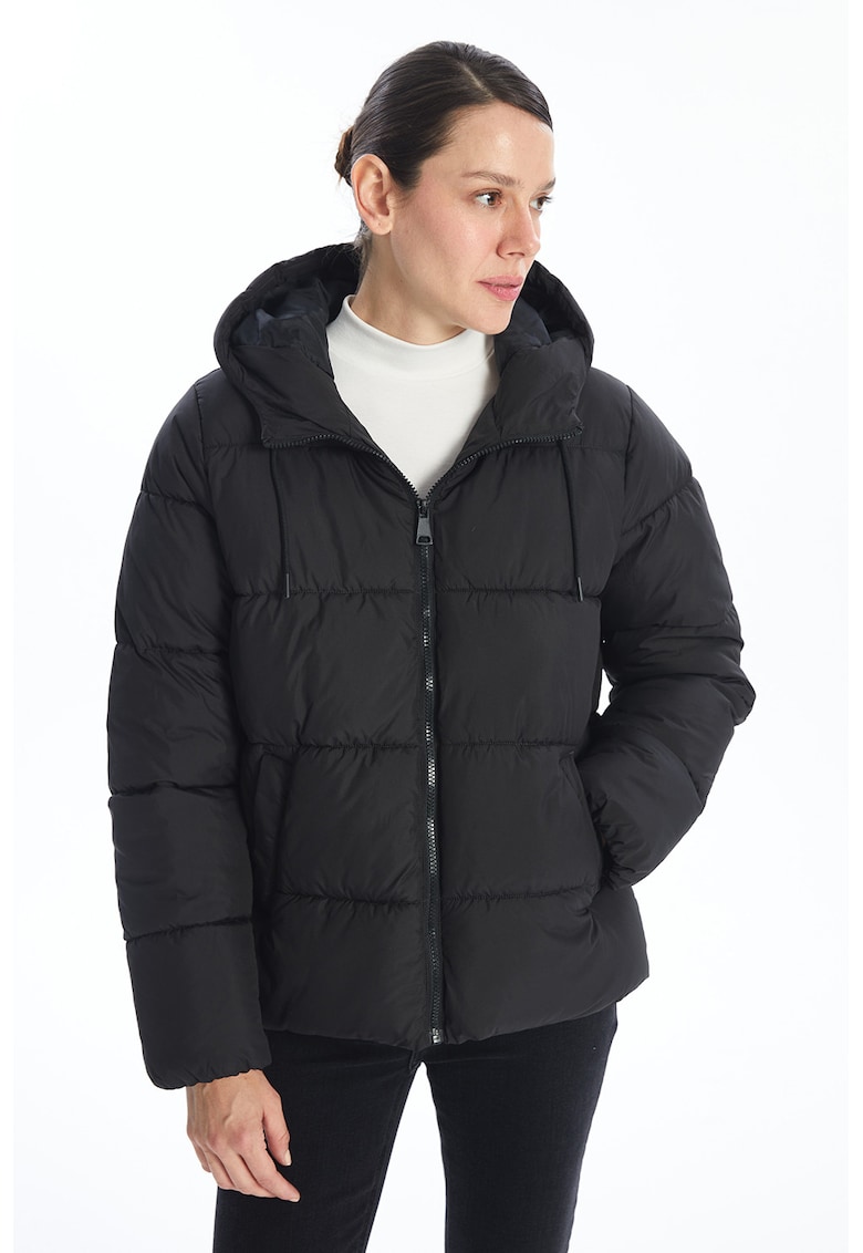 Капитонирано зимно яке с качулка LC WAIKIKI