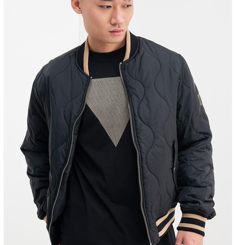 Капитонирано яке с бейзболна яка GUESS