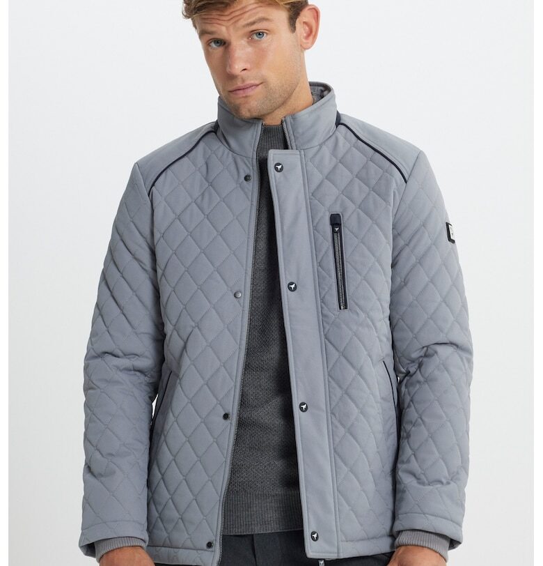 Капитонирано яке с капси ACCo