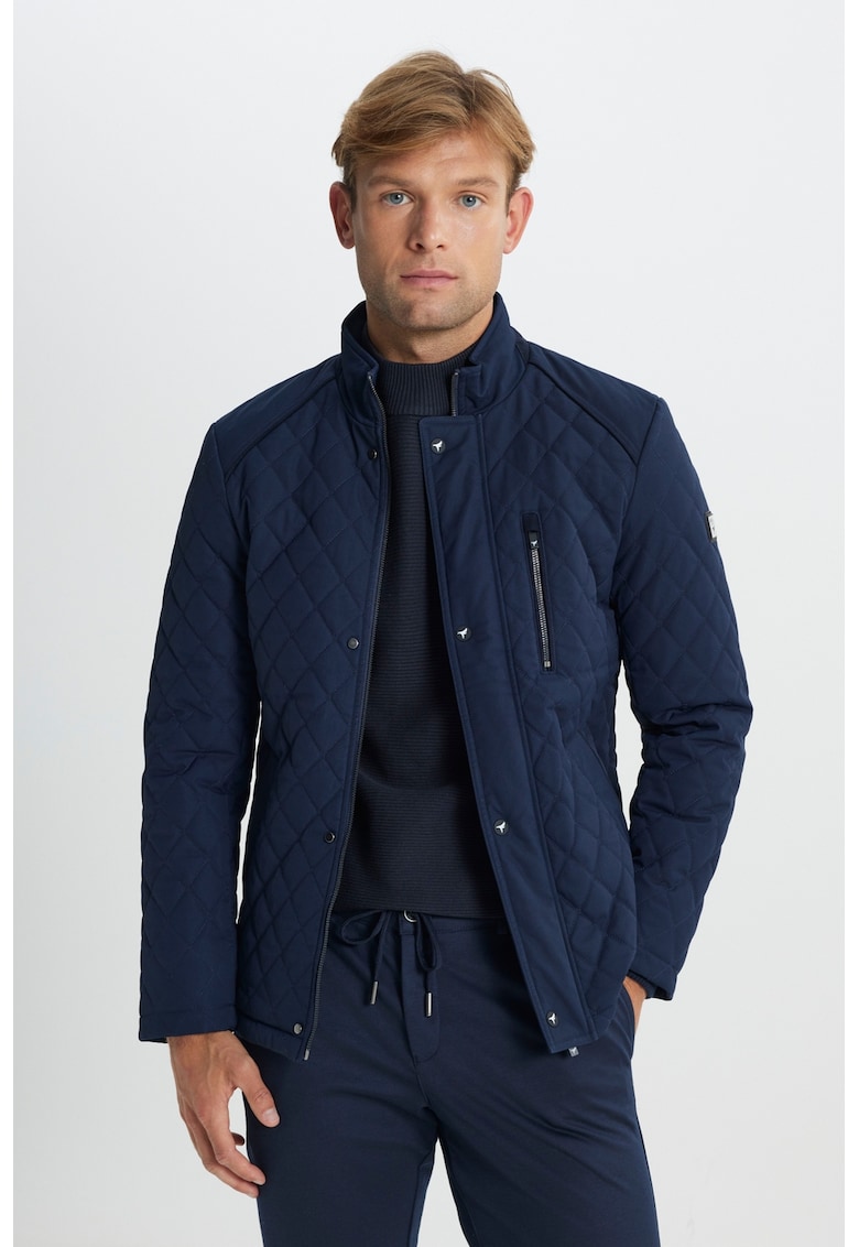 Капитонирано яке с капси ACCo