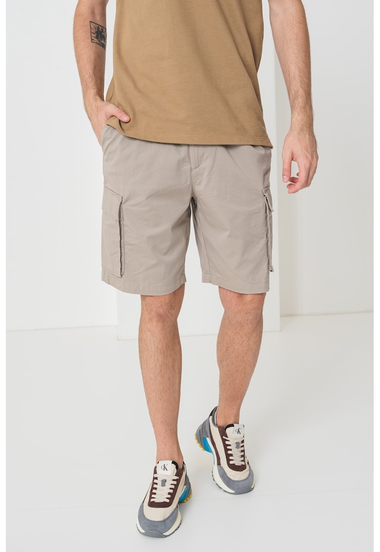Къс карго панталон с еластична талия CALVIN KLEIN JEANS