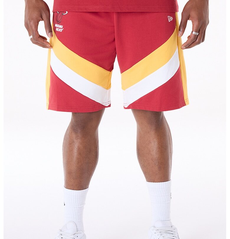 Къс спортен панталон с принт Miami Heat New Era