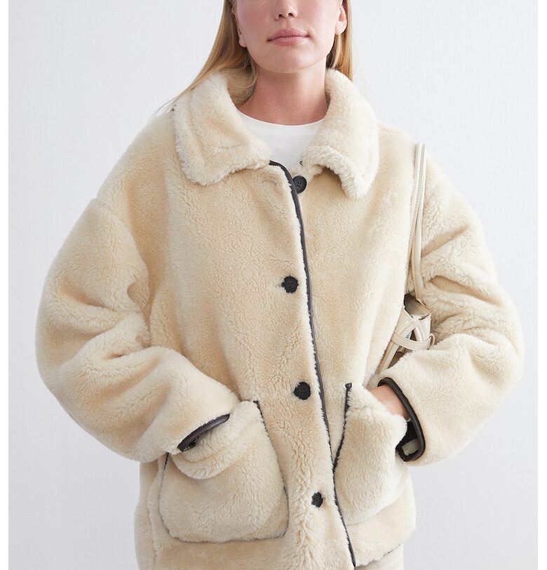 Късо палто с еко кожа LC WAIKIKI