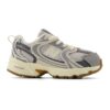 Мрежести спортни обувки 530 с велур New Balance