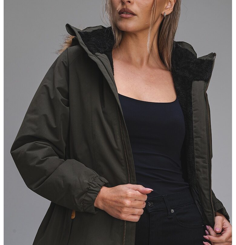 Непромокаема зимна парка Celebrity Trespass