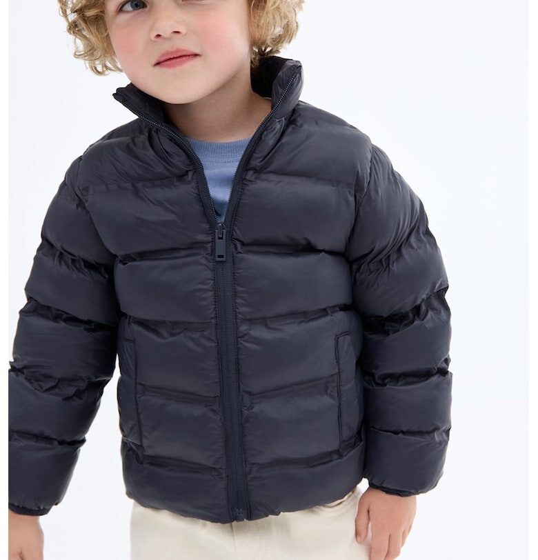 Непромокаемо капитонирано зимно яке Mango