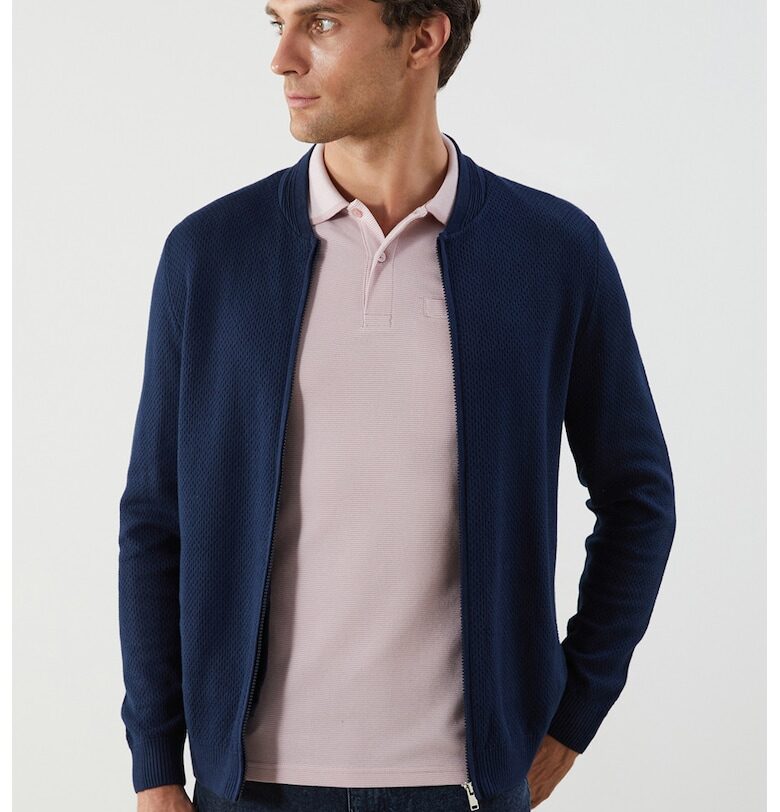 Памучна жилетка с цип LC WAIKIKI