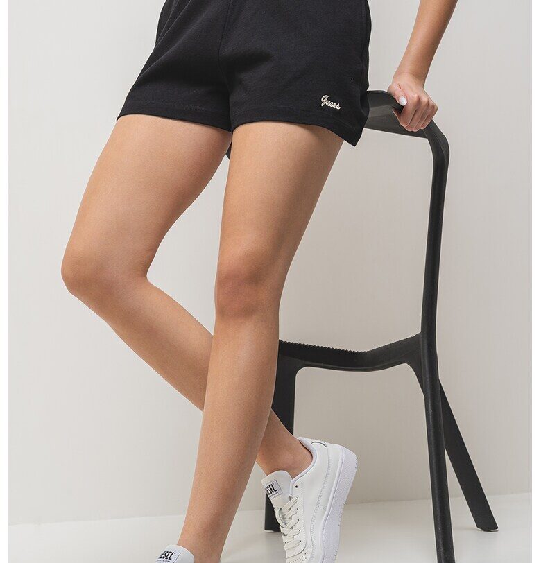 Памучни фитнес шорти GUESS