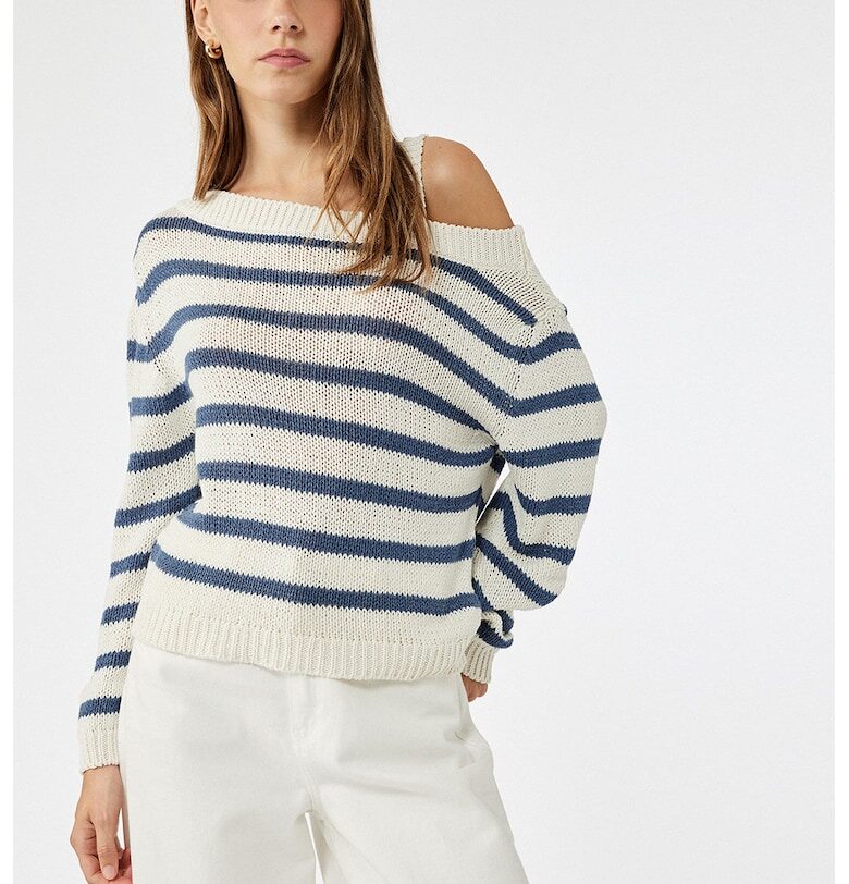 Плетен пуловер на райе с голо рамо KOTON