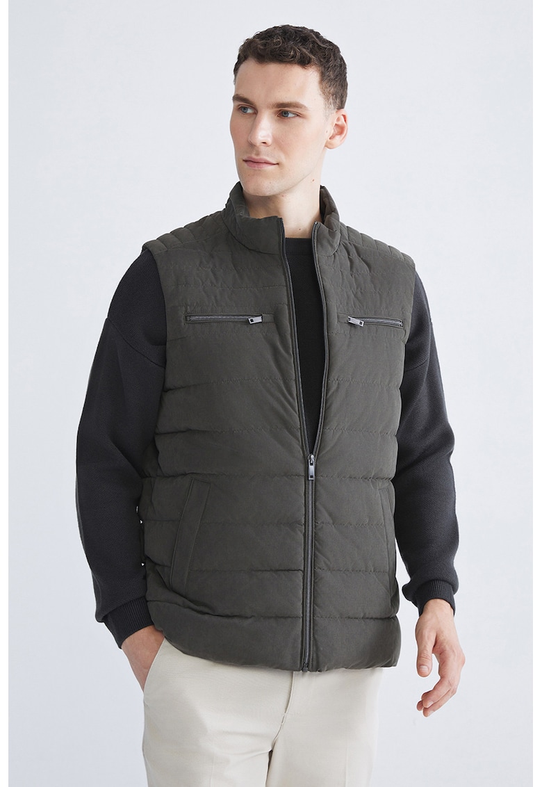 Подплатен елек с джобове с цип LC WAIKIKI