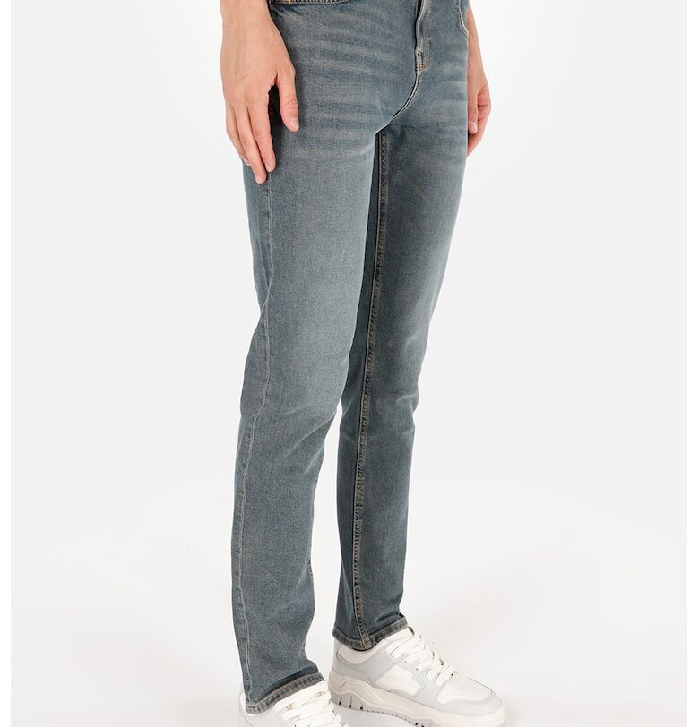 Прави дънки COLINS