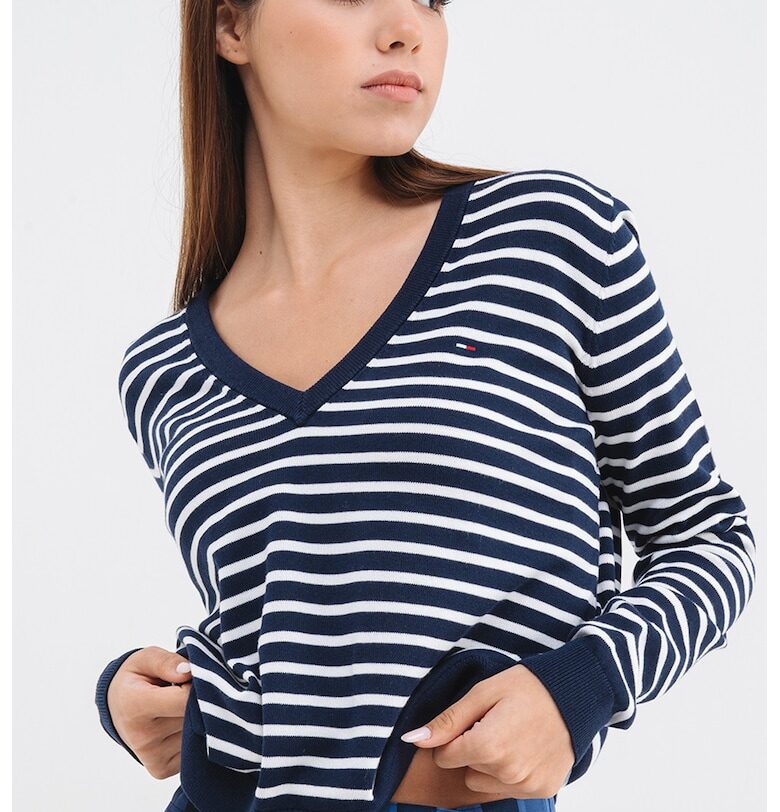 Пуловер от органичен памук с шпиц Tommy Jeans