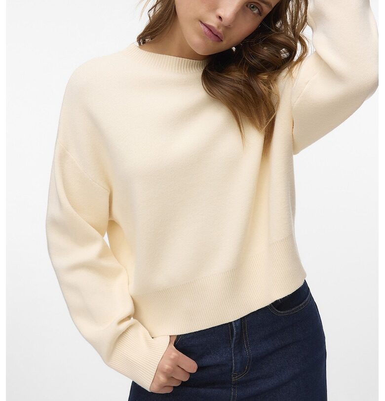 Пуловер с овално деколте Vero Moda