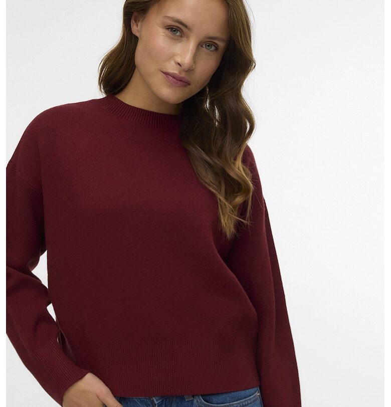 Пуловер с овално деколте Vero Moda