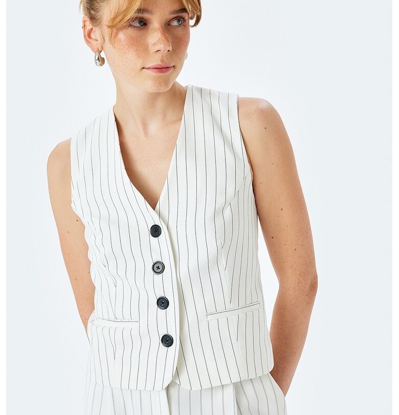 Раиран елек с копчета KOTON