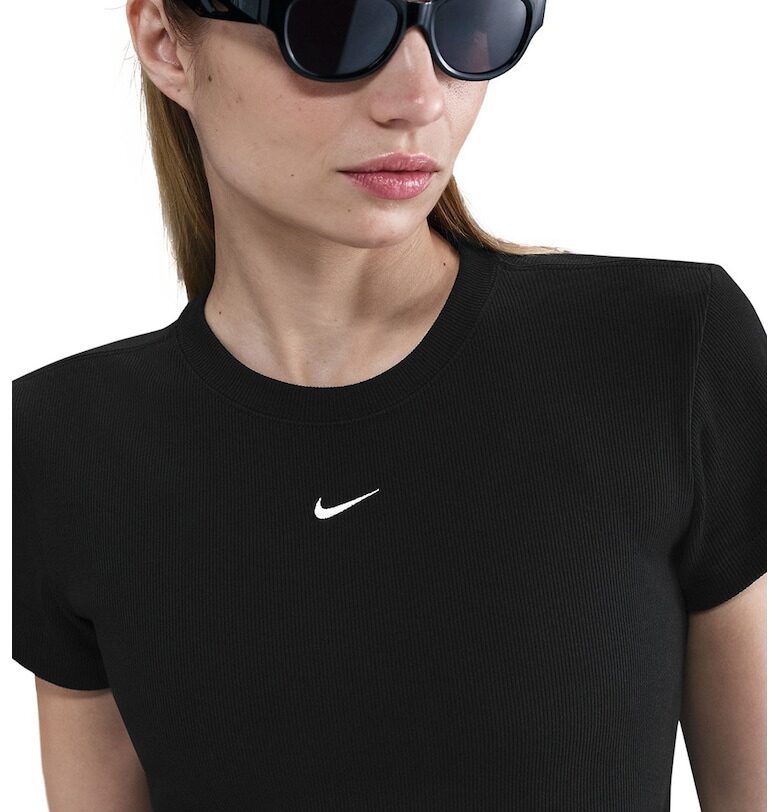 Рипсена слим тениска Nike