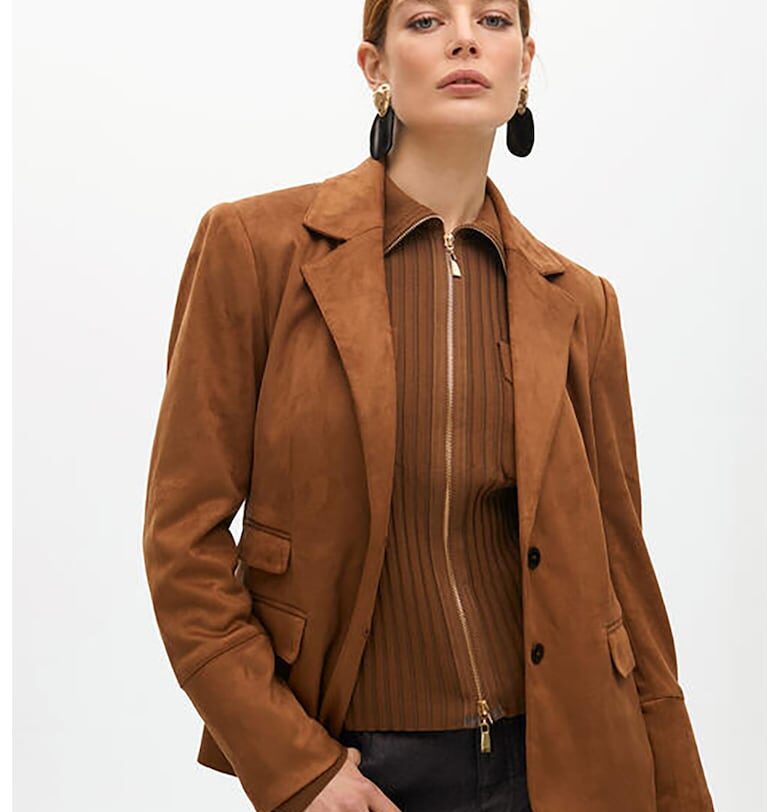 Сако от еко велур с джобове с капаче Lola casademunt