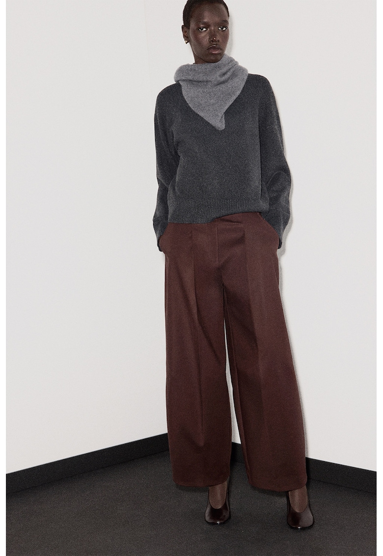 Свободен пуловер Mango