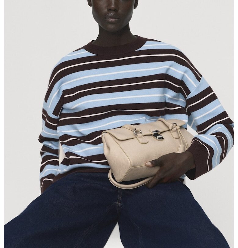 Свободен пуловер на райе Mango