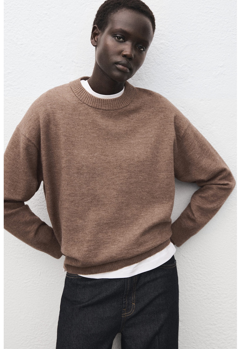 Свободен пуловер с вълна Mango