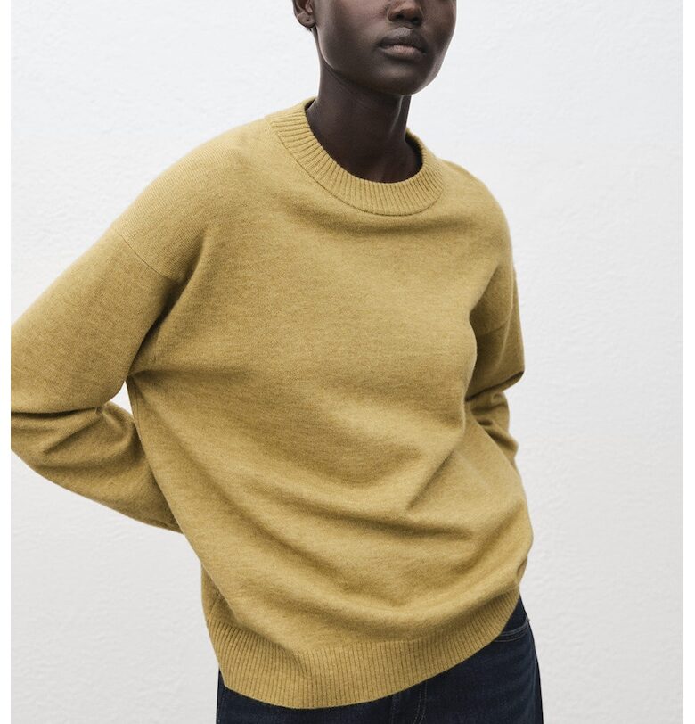 Свободен пуловер с вълна Mango