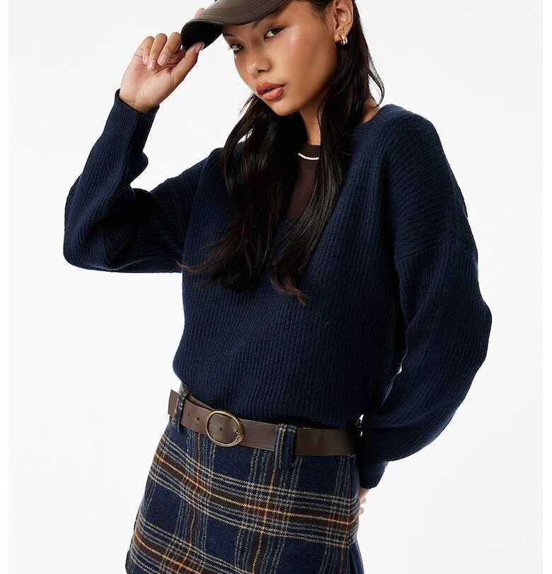 Свободен шпиц пуловер KOTON