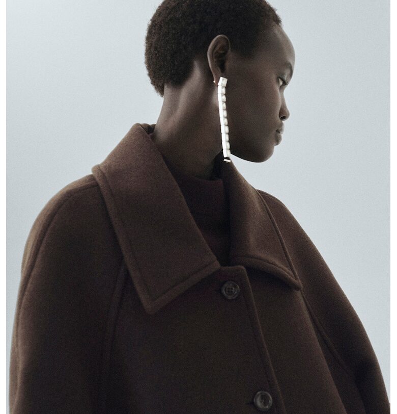 Свободно палто с вълна Mango