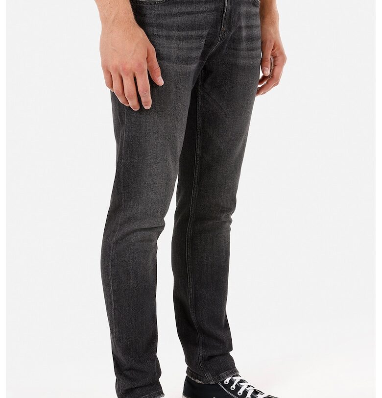 Скини дънки със захабен ефект COLINS