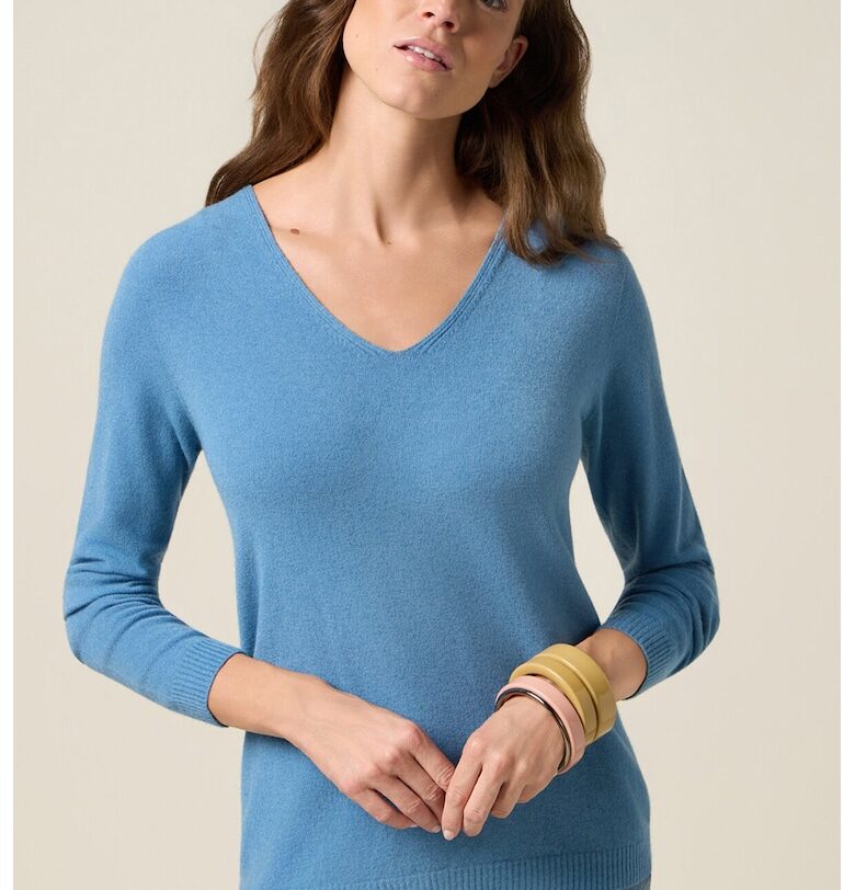 Слим пуловер с шпиц Oltre