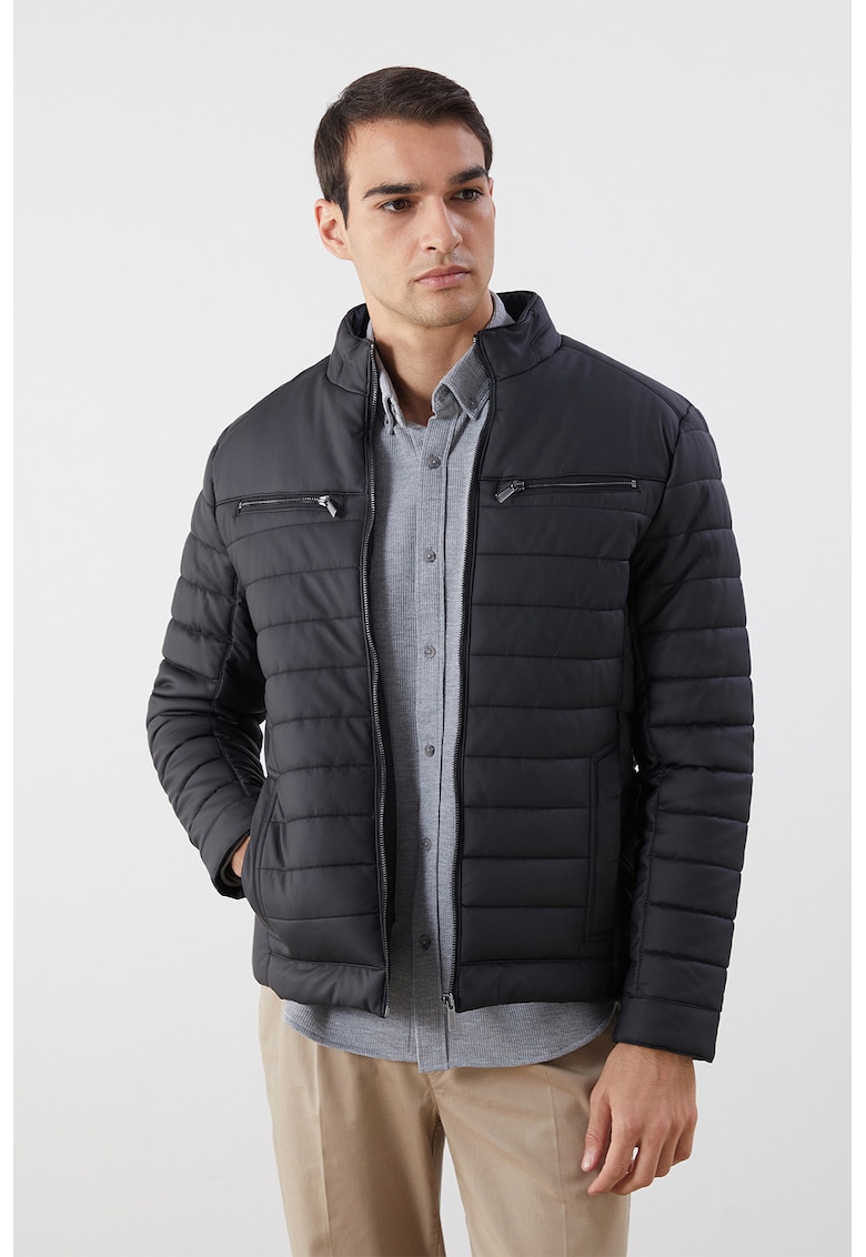 Слим яке със средновисока яка LC WAIKIKI