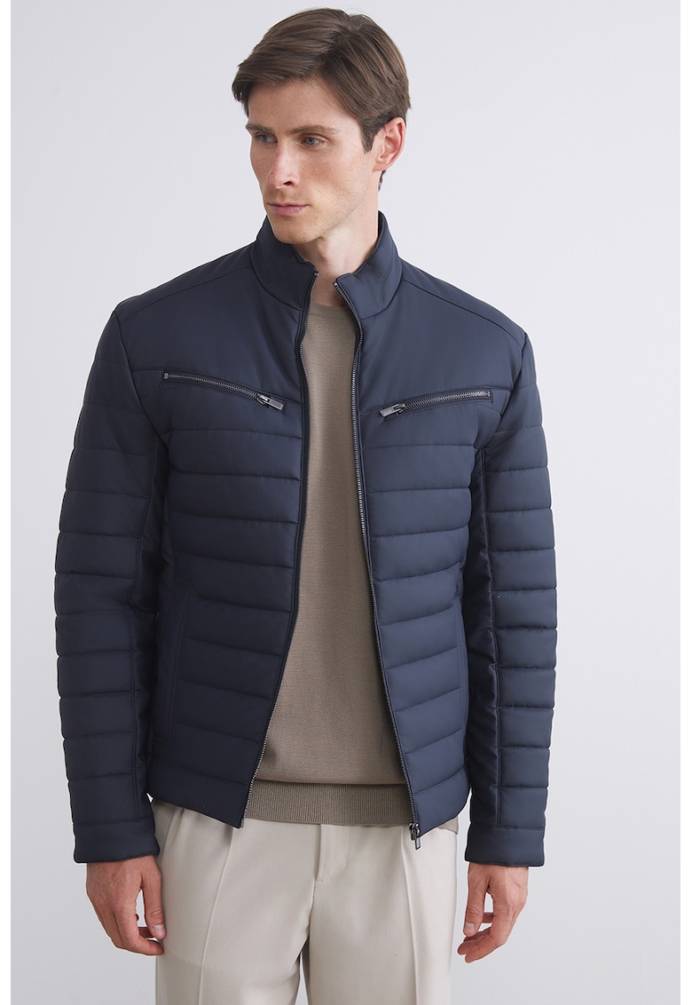 Слим яке със средновисока яка LC WAIKIKI