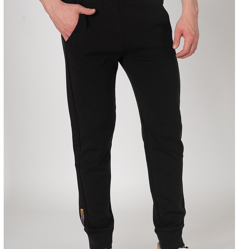 Спортен панталон Milbe със стеснен крачол Napapijri