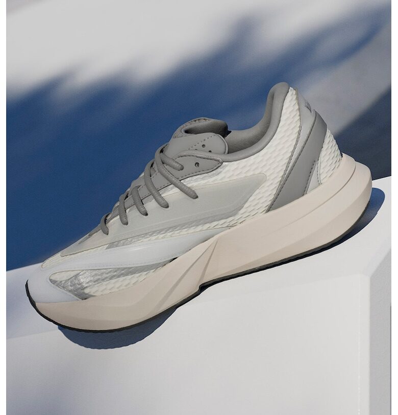 Спортни обувки Lightblaze с връзки adidas Sportswear