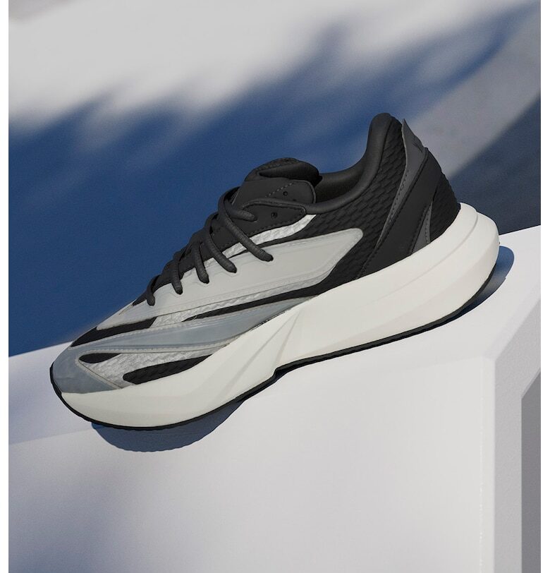 Спортни обувки Lightblaze с връзки adidas Sportswear