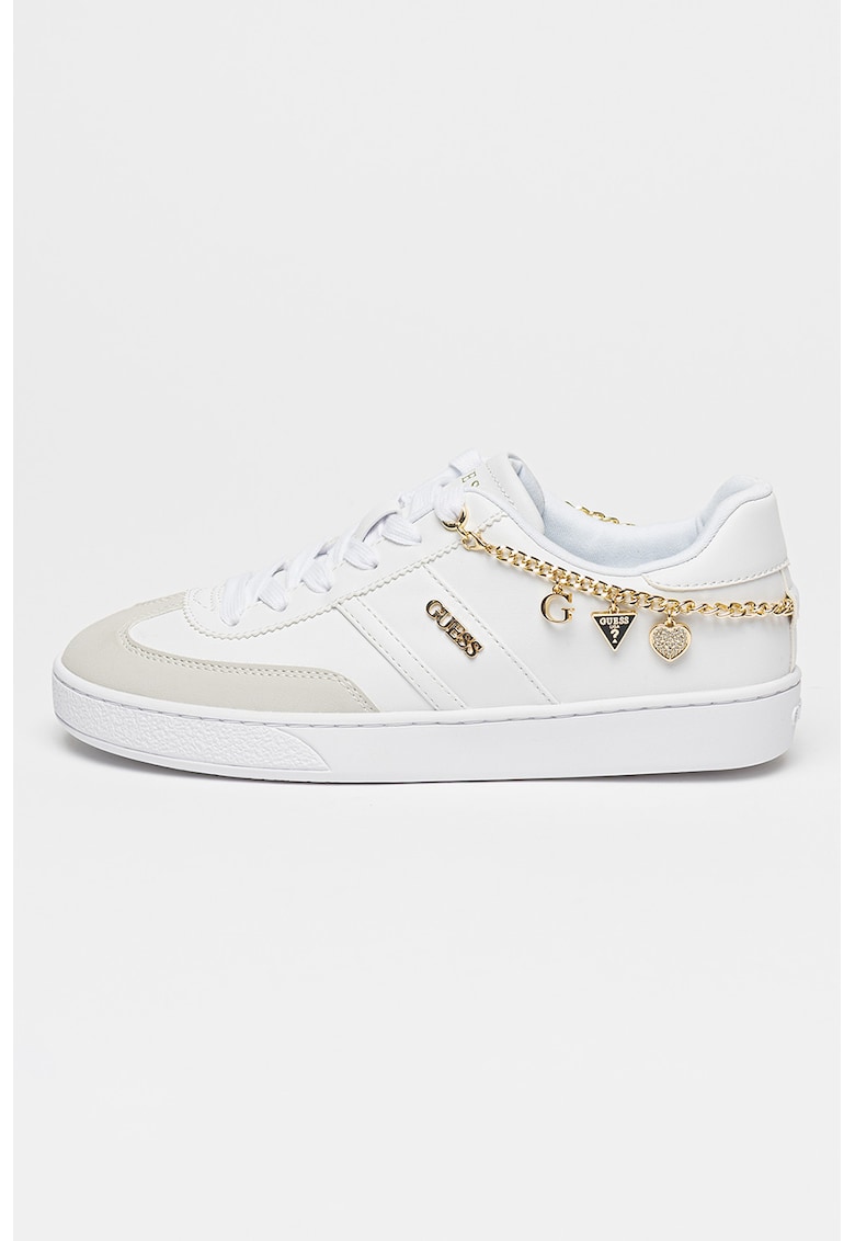 Спортни обувки от еко кожа с верижка GUESS