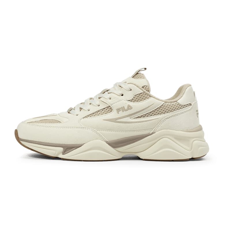 Спортни обувки с мрежести зони Fila