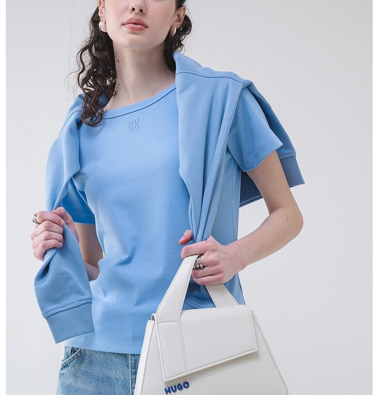 Тениска Deloris с бродирано лого и овално деколте HUGO