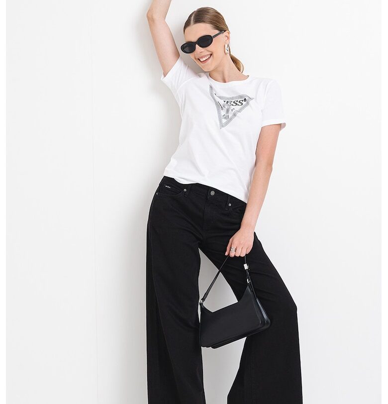 Тениска с декоративни камъни и лого GUESS