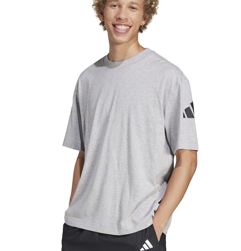 Тениска с овално деколте и лого adidas Sportswear