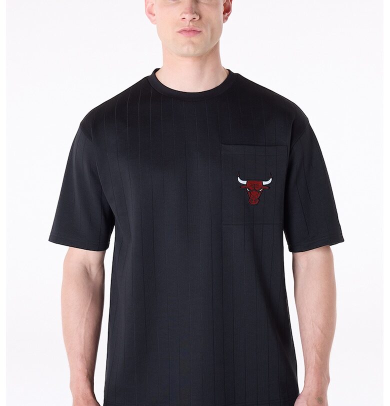 Тениска с овално деколте и шарка New Era