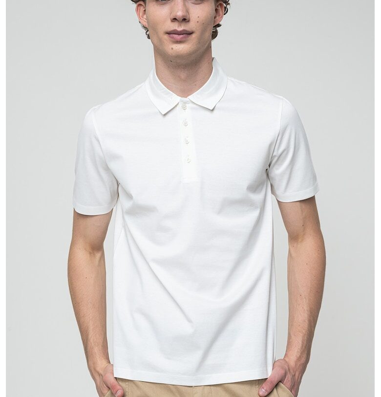 Тениска с яка и цепка с копчета HUGO