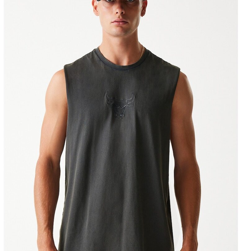 Топ с овално деколте New Era