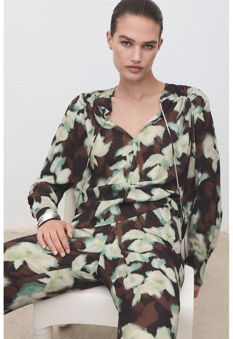 Флорална шпиц блуза Mango