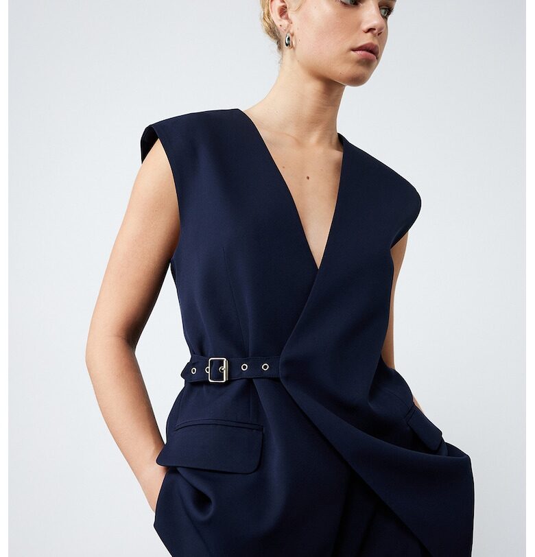 Шпиц елек с каишка с тока KOTON