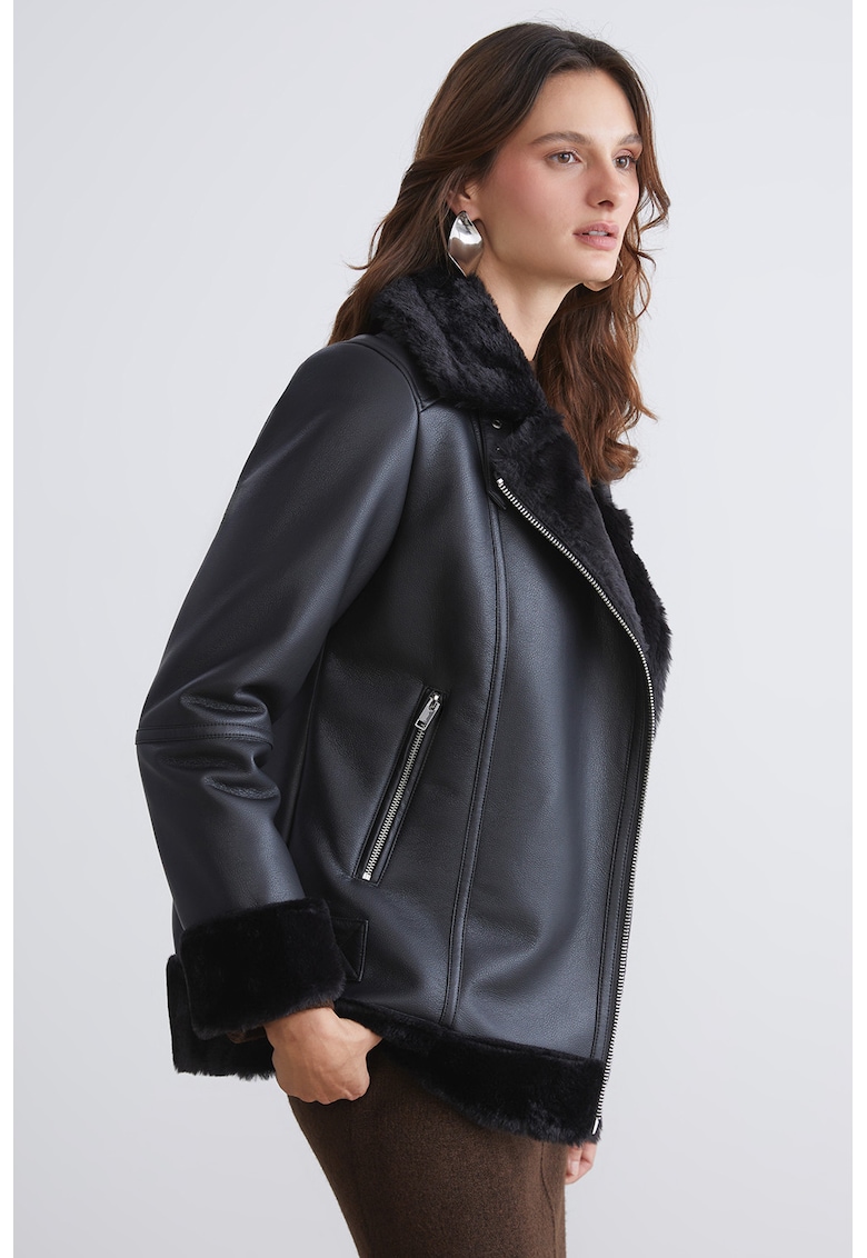 Яке от еко кожа LC WAIKIKI