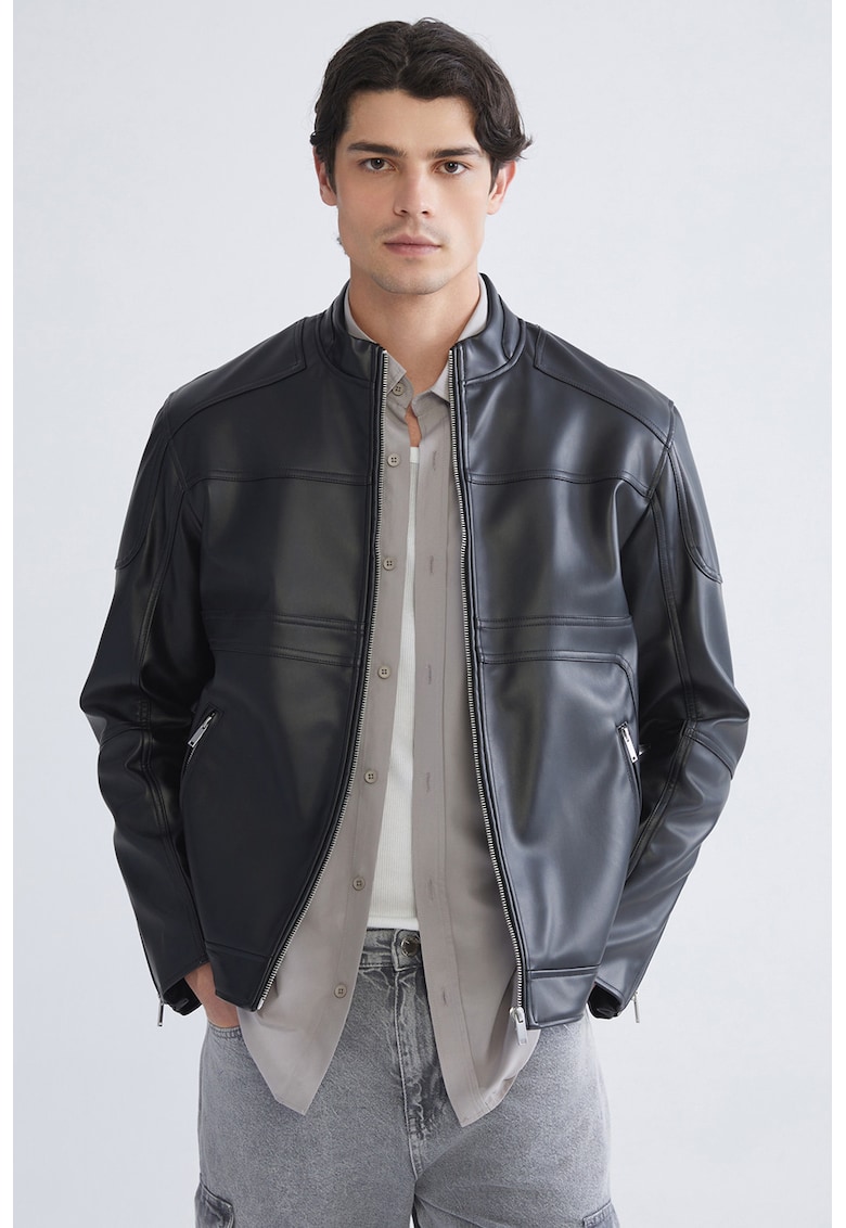 Яке от еко кожа с цип LC WAIKIKI